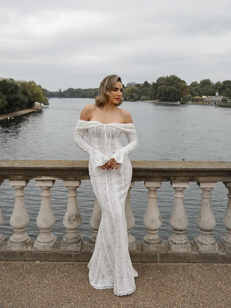 Lesley | Robe Longue En Dentelle À Épaules Dénudées Et Manches Évasées