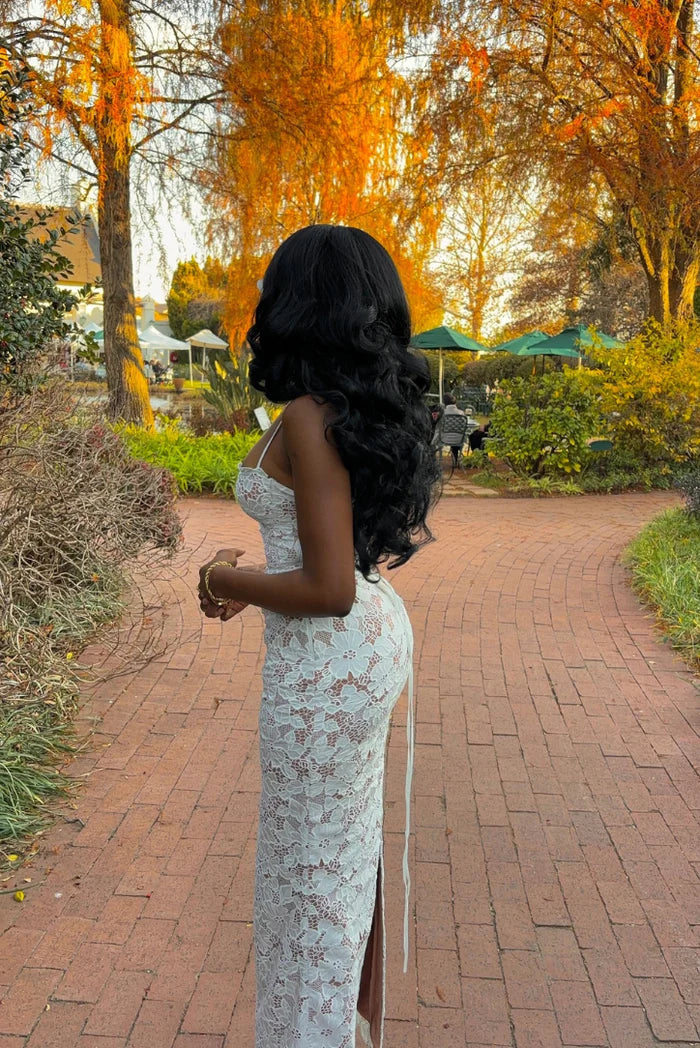 Laira | Robe Longue En Dentelle À Décolleté Cœur Et Coupe Ajustée