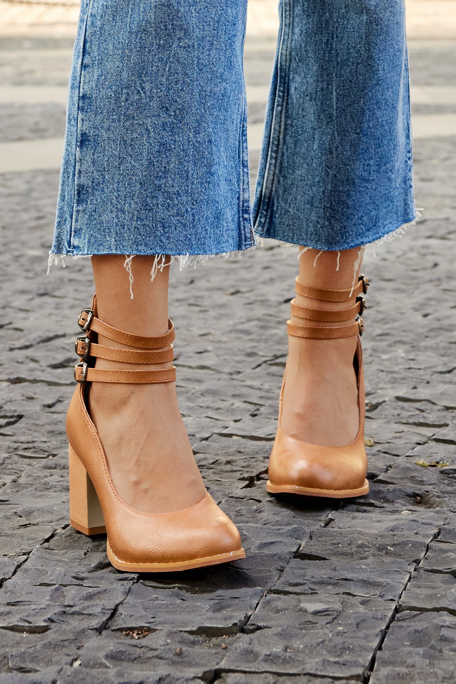 Criselda | Sandales Minimalistes À Talon Bloc Et Bride Cheville