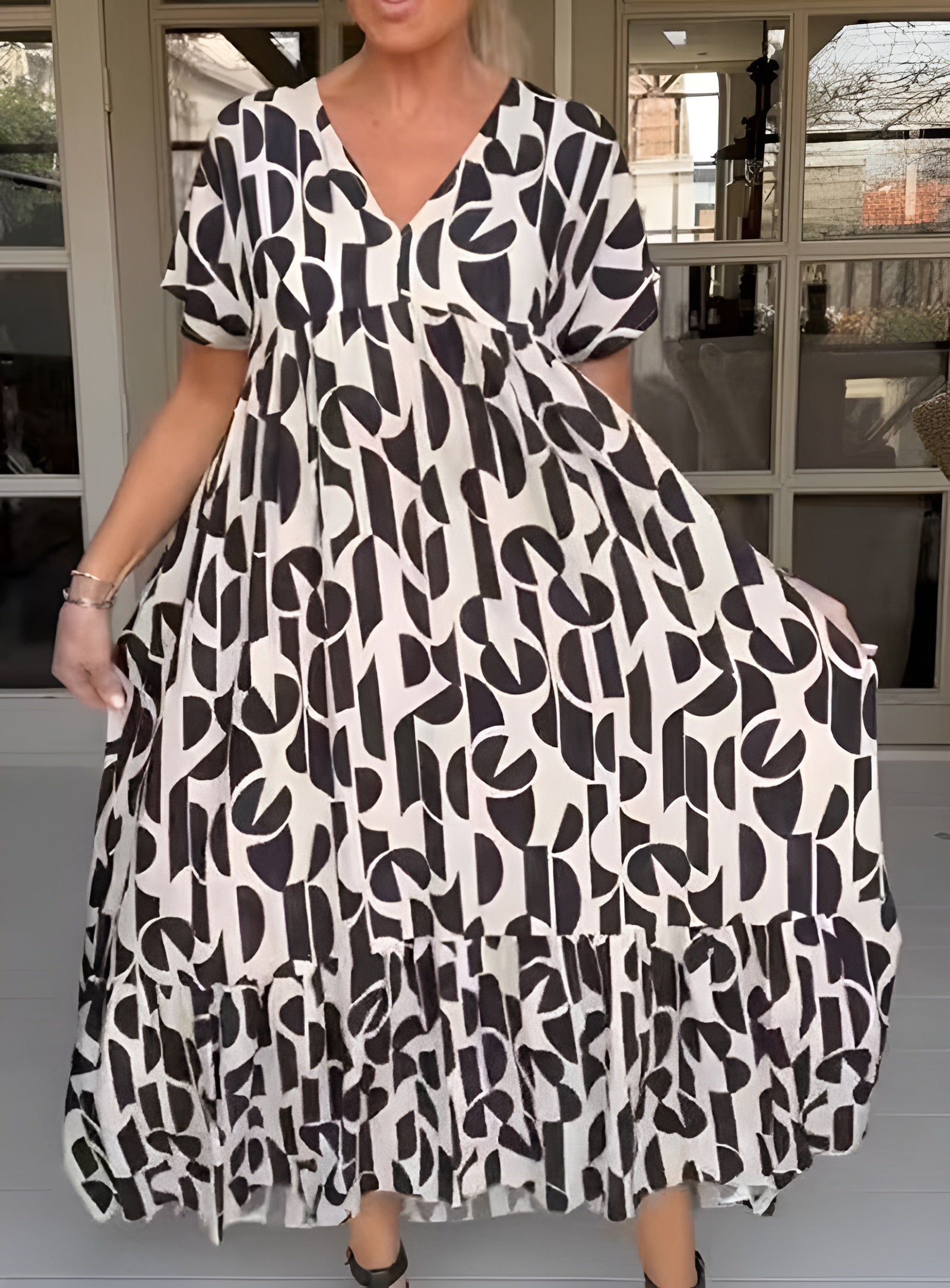 Inès | Robe Fluide À Encolure En V Pour Un Style Estival Élégant