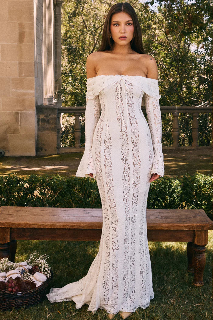 Lesley | Robe Longue En Dentelle À Épaules Dénudées Et Manches Évasées