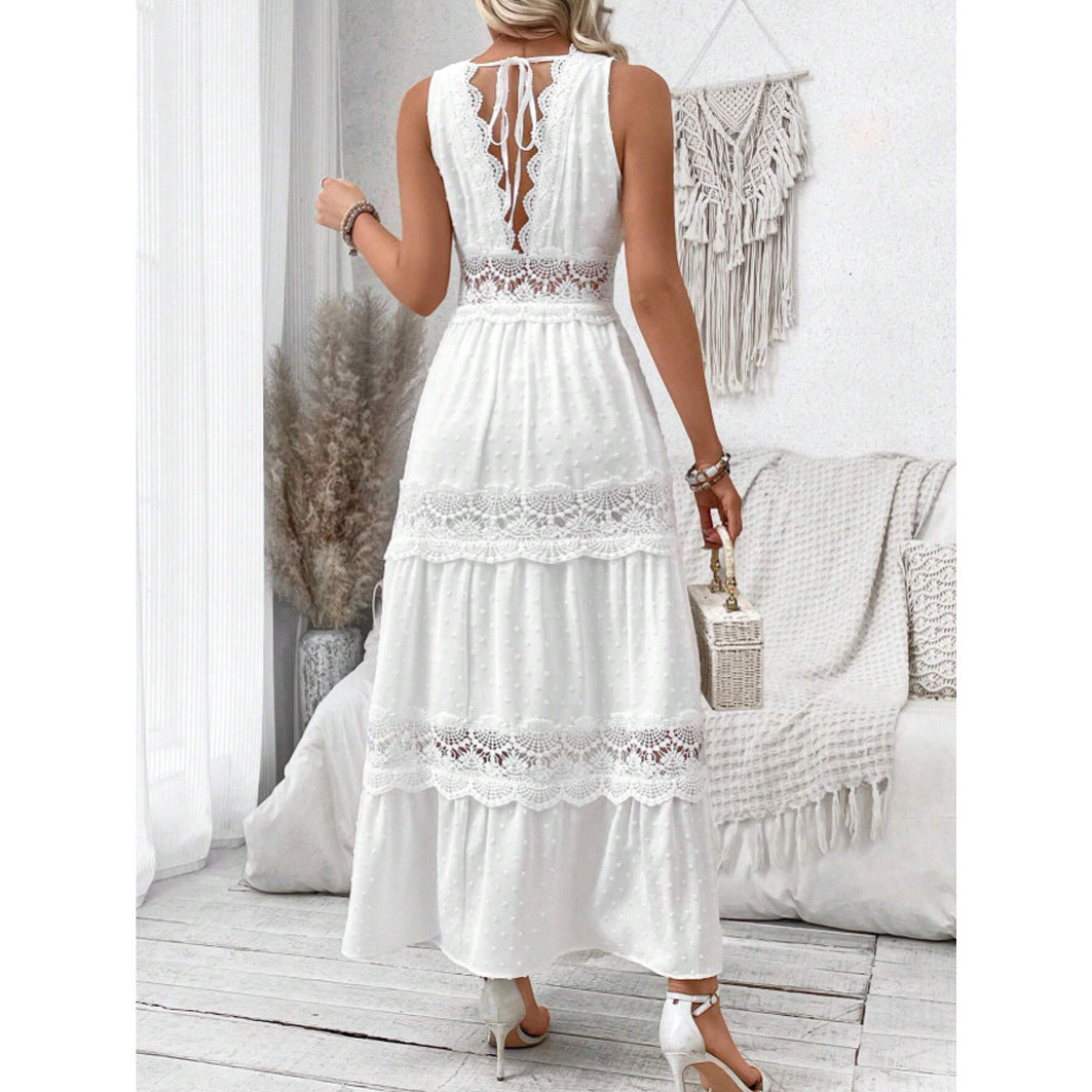 Giana | Robe Élégante À Col V Et Détails En Dentelle