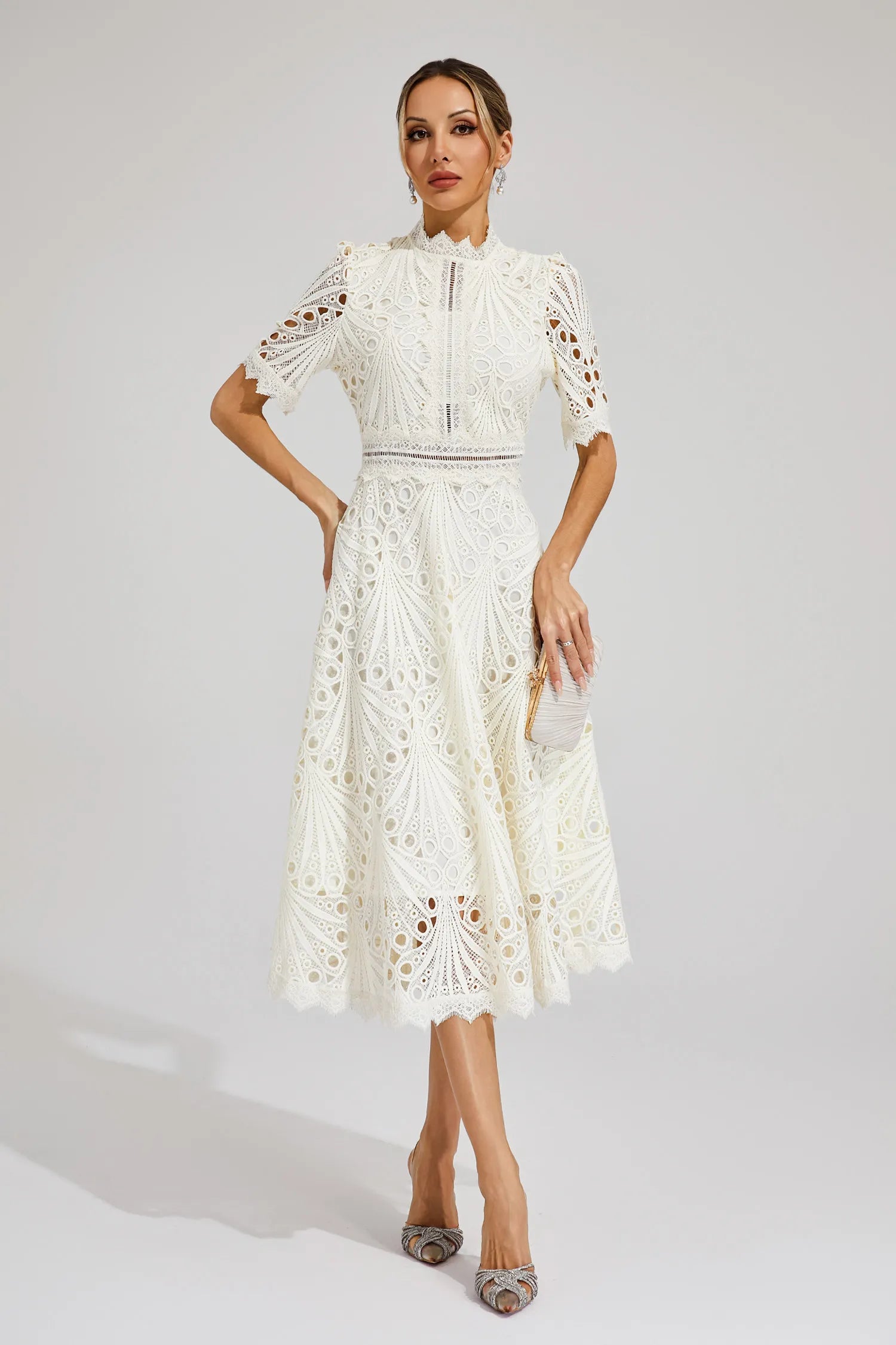 Jelly | Robe Midi En Dentelle Avec Encolure Élégante Et Coupe Raffinée