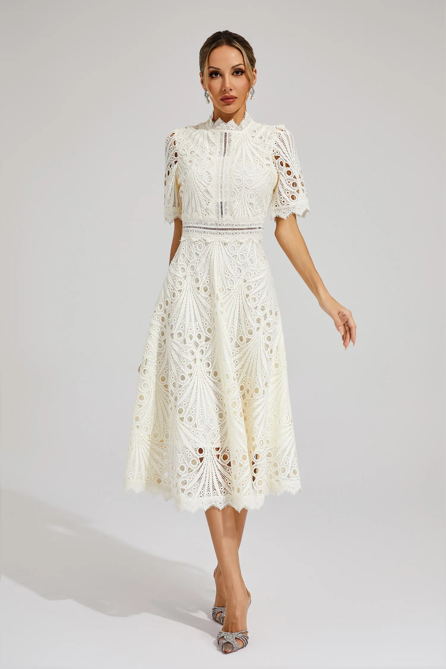 Jelly | Robe Midi En Dentelle Avec Encolure Élégante Et Coupe Raffinée