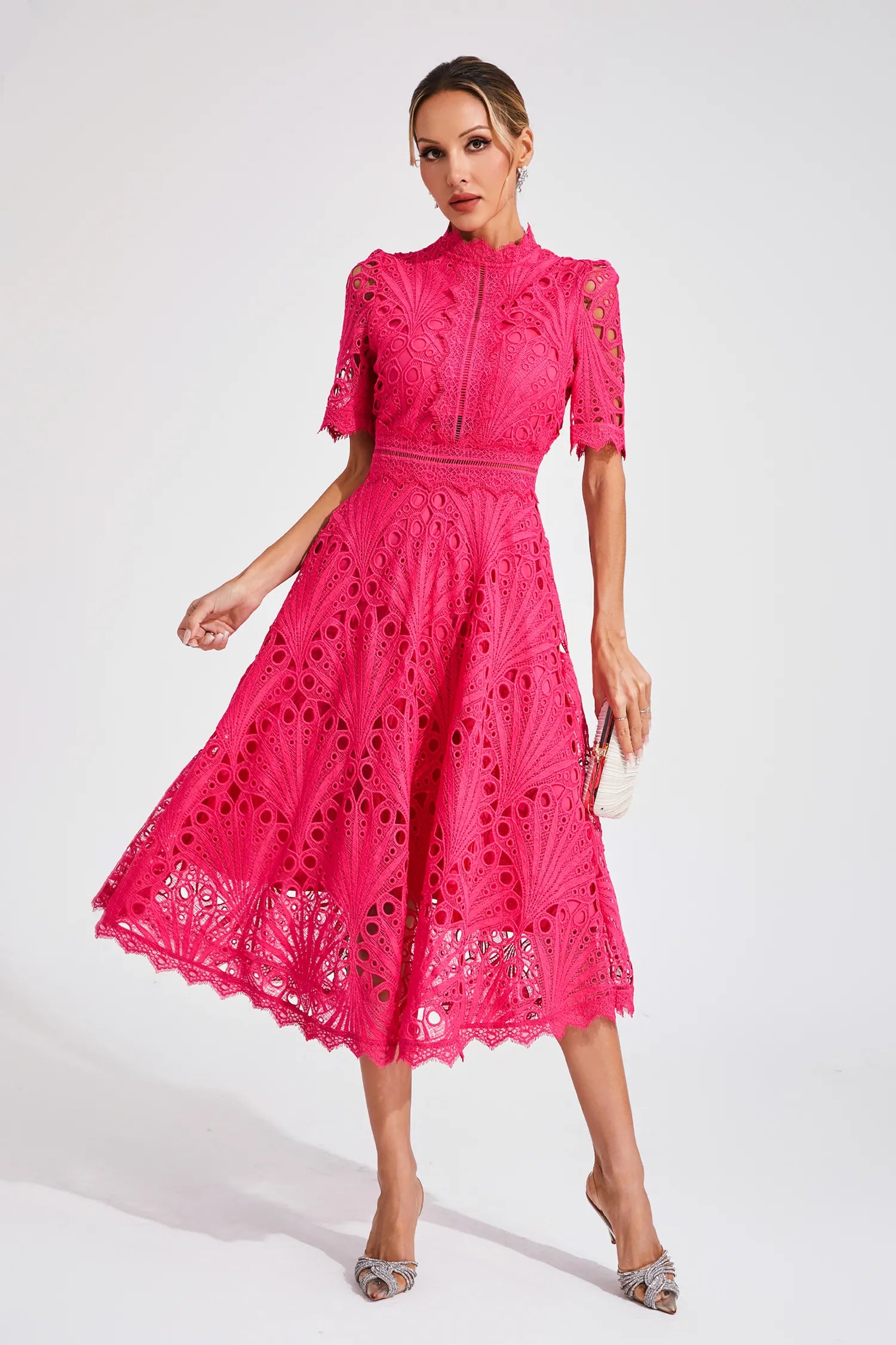 Jelly | Robe Midi En Dentelle Avec Encolure Élégante Et Coupe Raffinée
