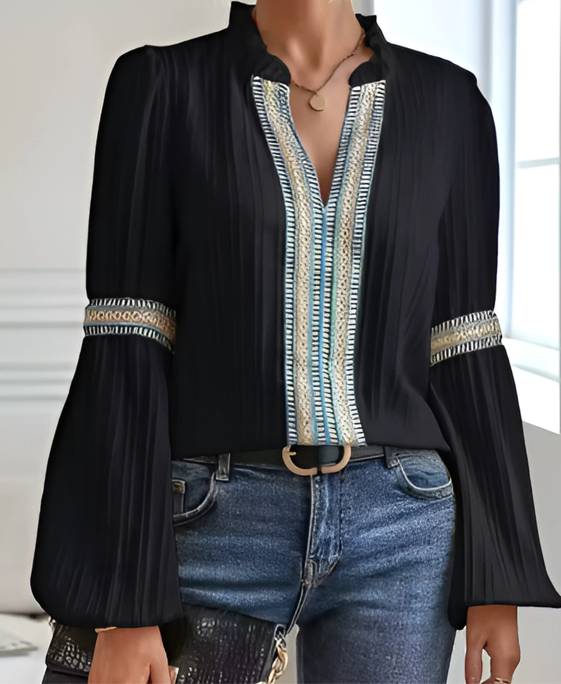 Vintage | Blouse Col En V Brodée Et Légère
