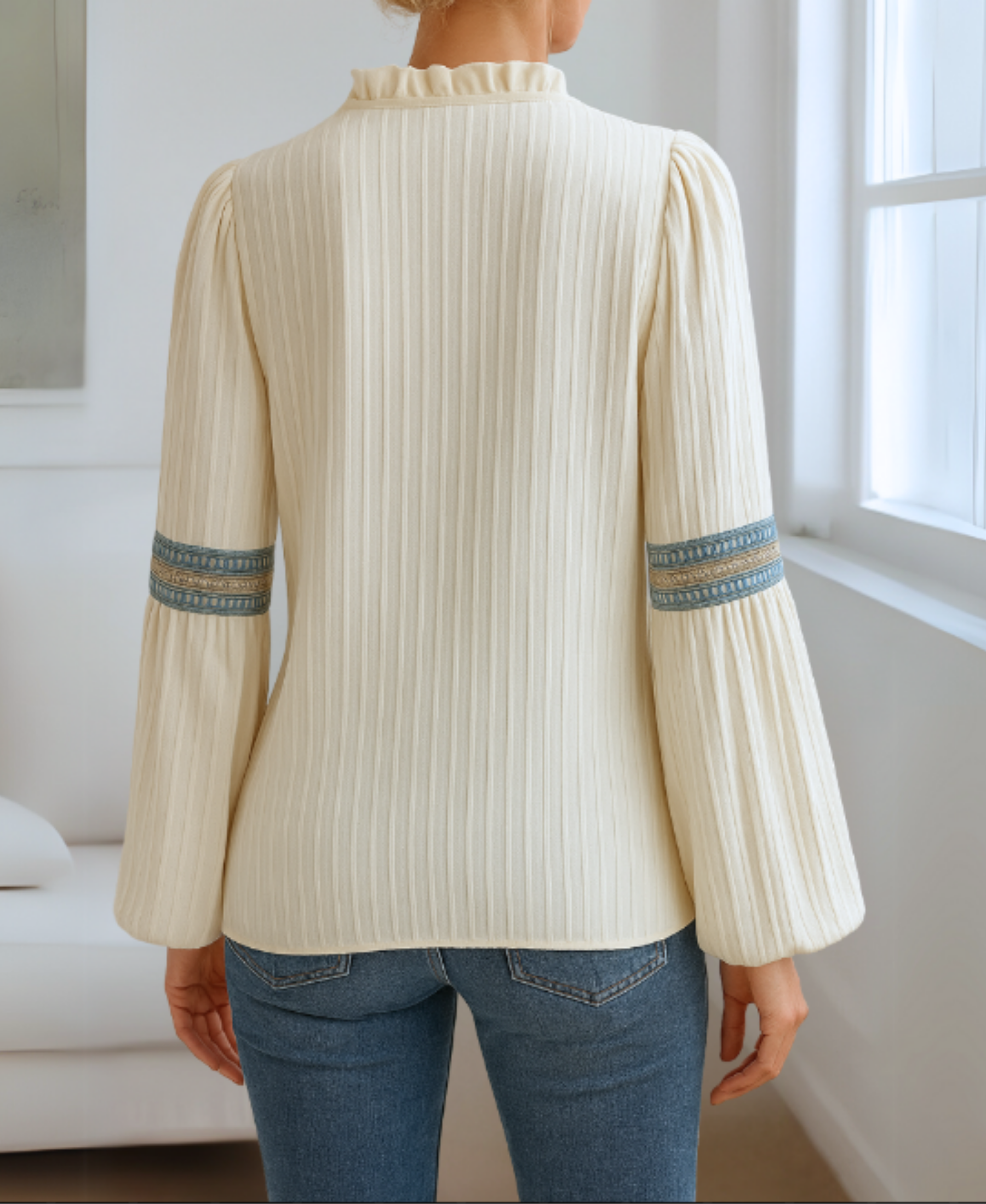 Vintage | Blouse Col En V Brodée Et Légère