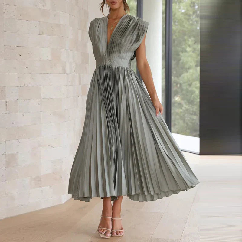 Isaura | Robe Élégante Sans Manches À Plis Structurés