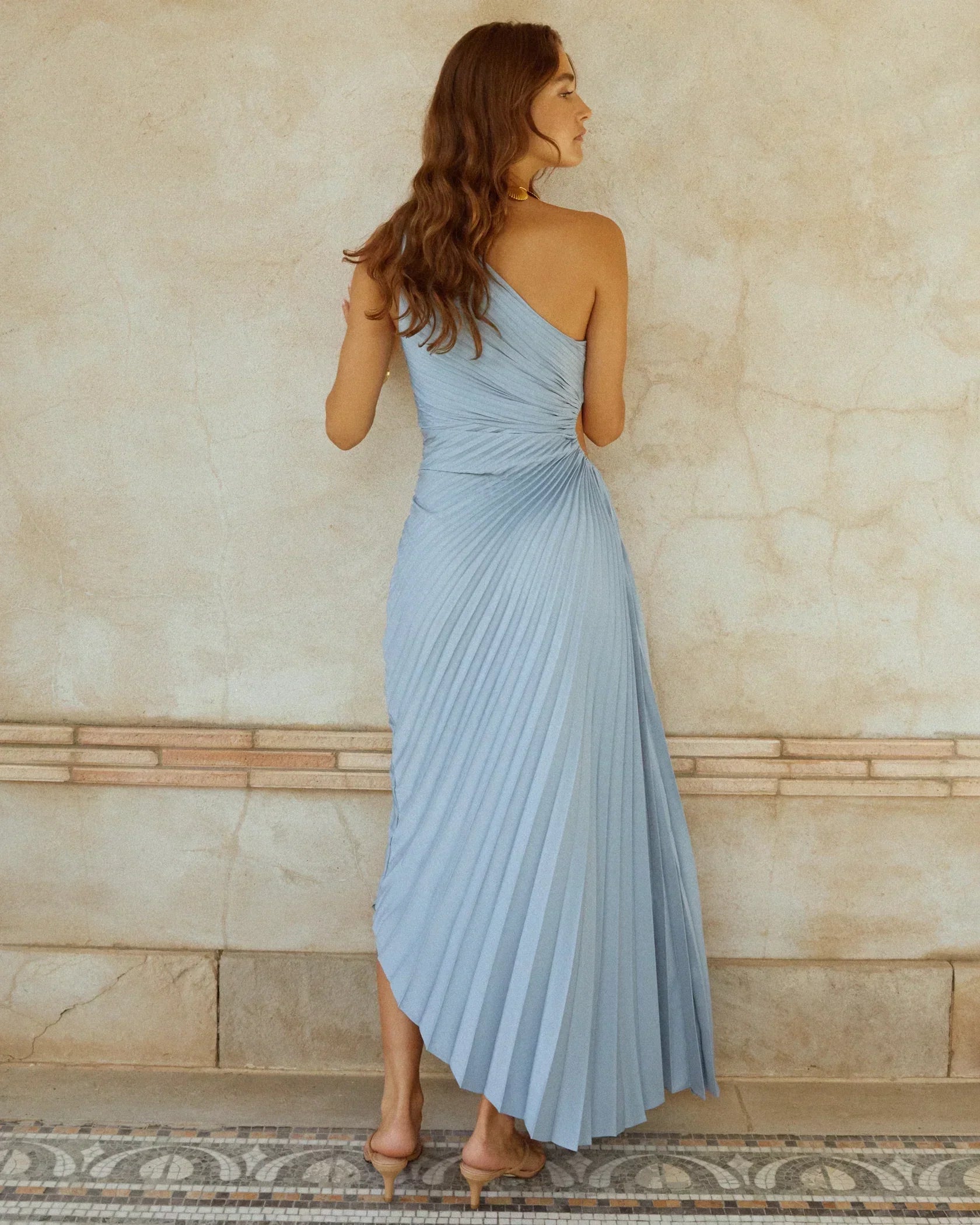 Zarelia | Robe Midi Plissée Asymétrique