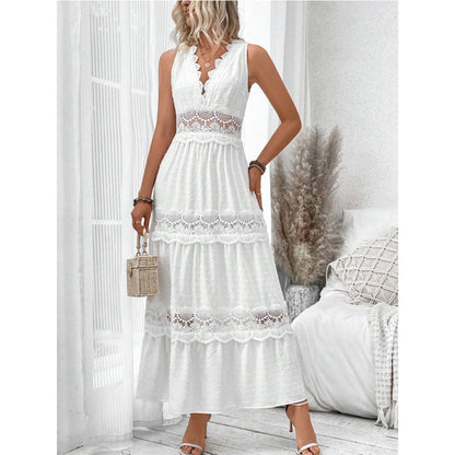Giana | Robe Élégante À Col V Et Détails En Dentelle