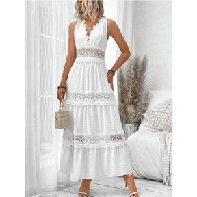 Giana | Robe Élégante À Col V Et Détails En Dentelle