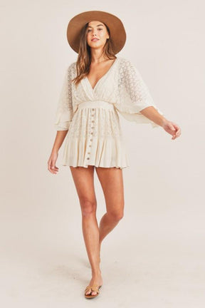 Solena | Robe Courte En Dentelle Avec Manches Évasées Et Dos Dégagé