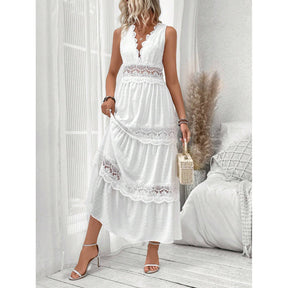 Giana | Robe Élégante À Col V Et Détails En Dentelle