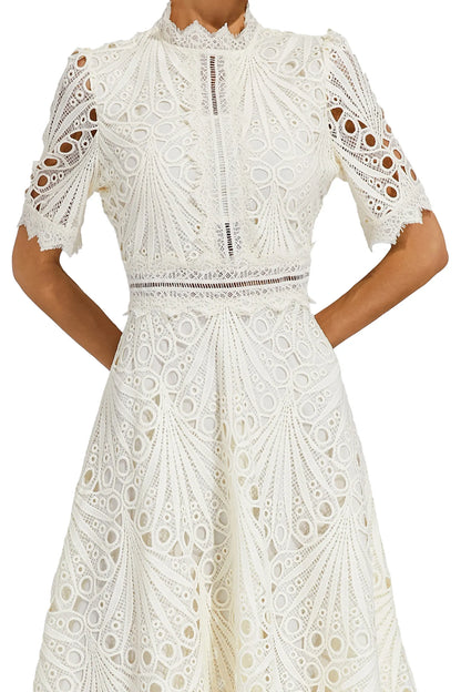 Jelly | Robe Midi En Dentelle Avec Encolure Élégante Et Coupe Raffinée