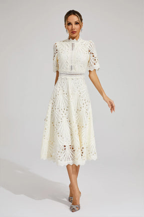 Jelly | Robe Midi En Dentelle Avec Encolure Élégante Et Coupe Raffinée