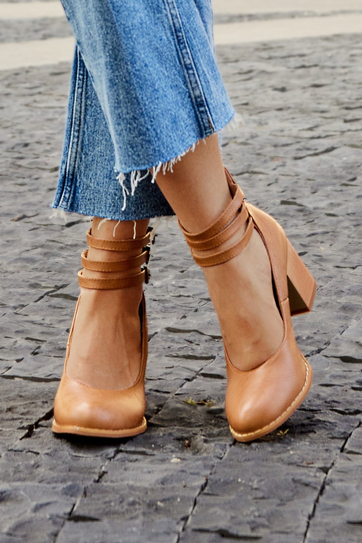 Criselda | Sandales Minimalistes À Talon Bloc Et Bride Cheville