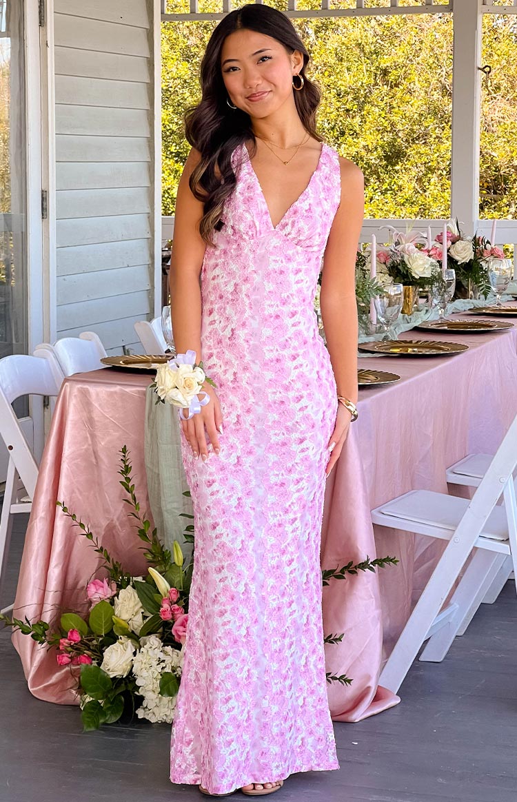 Selina | Robe Longue en Dentelle Rose Élégante