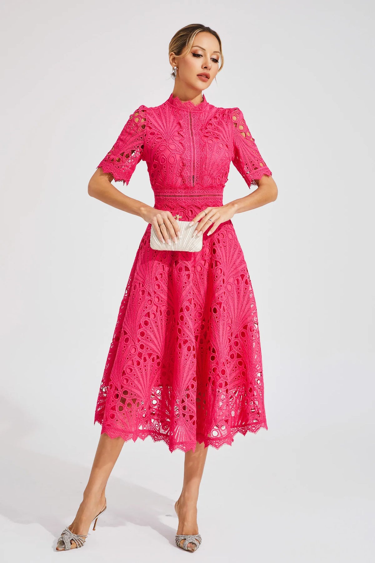 Jelly | Robe Midi En Dentelle Avec Encolure Élégante Et Coupe Raffinée