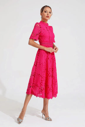 Jelly | Robe Midi En Dentelle Avec Encolure Élégante Et Coupe Raffinée