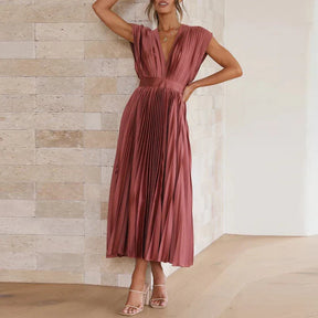 Isaura | Robe Élégante Sans Manches À Plis Structurés