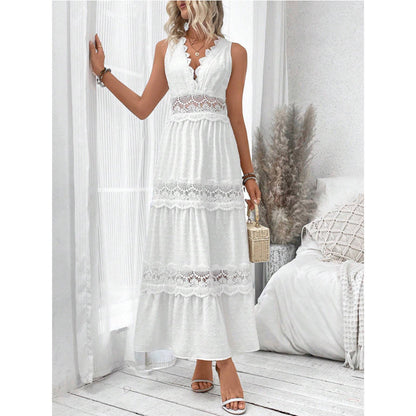 Giana | Robe Élégante À Col V Et Détails En Dentelle