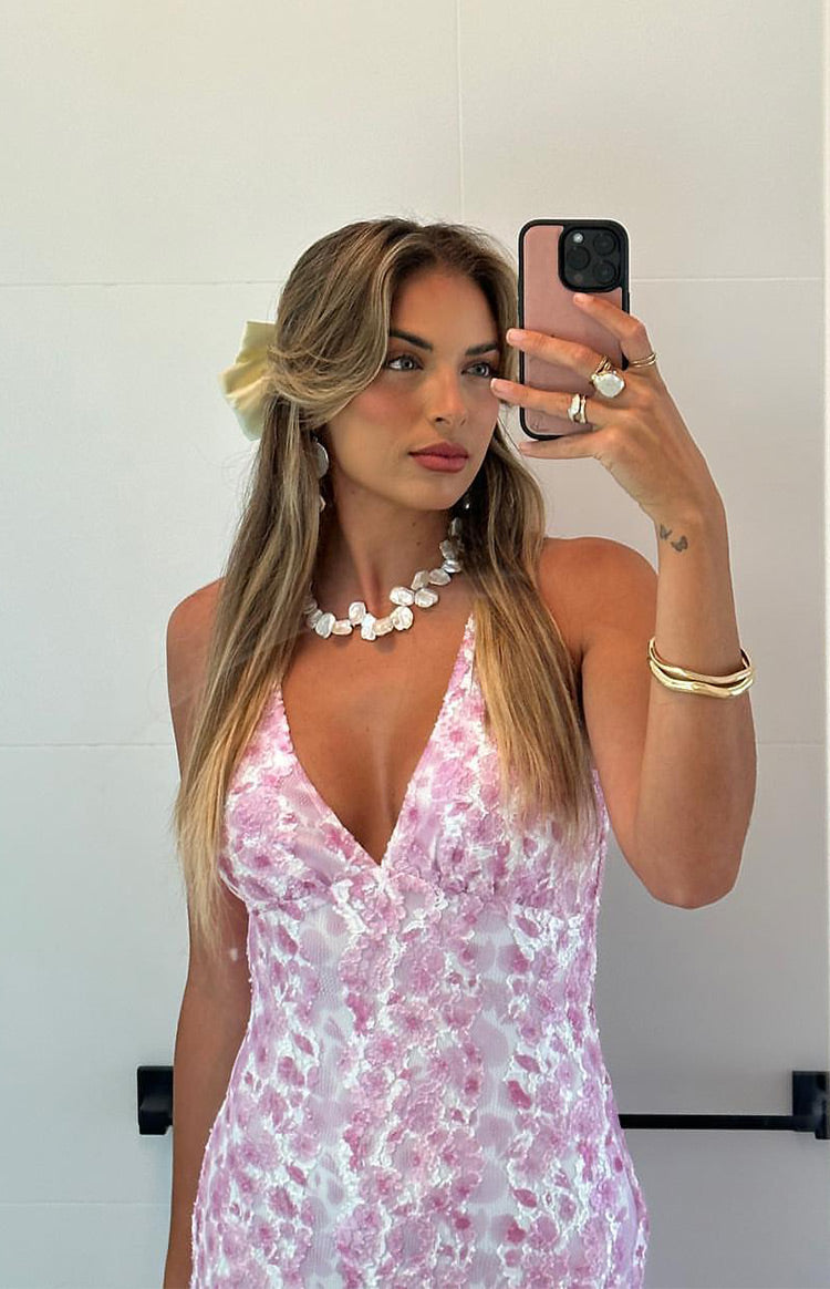 Selina | Robe Longue en Dentelle Rose Élégante